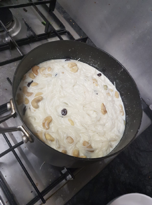 And of course, what feast is complete without dessert? This is Payasam, a South Indian dessert with vermicelli, and cardamom flavoured milk. 